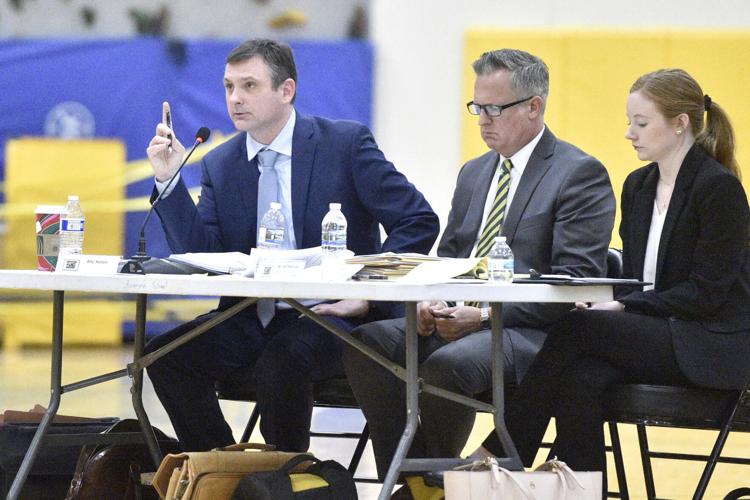 Peterson, Haslam during hearing