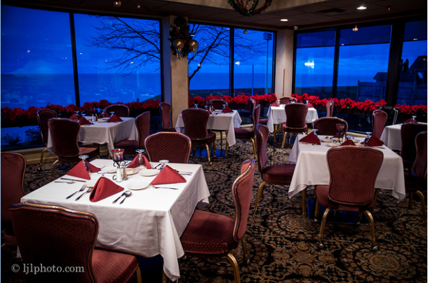 HOBNOB Restaurant & Cocktail Lounge